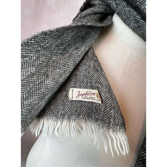 Vintage late 1950s Herringbone Scarf - Picture 3 of 6